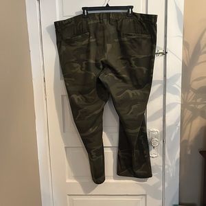 Mens Old Navy Camo Pants